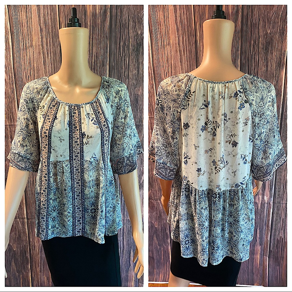 Knox Rose size small white & light blue flowy boho floral paisley blouse